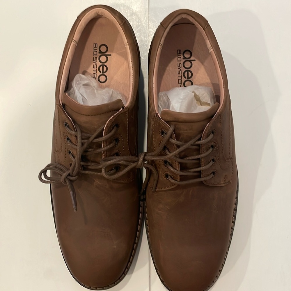 Abeo Newland Brown Size 8. New in box. Unworn.Rare! These are not made anymore!